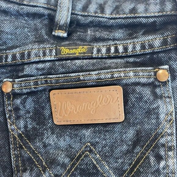 Custom Dyed Wrangler Cutoff Shorts - Picture 6 of 8